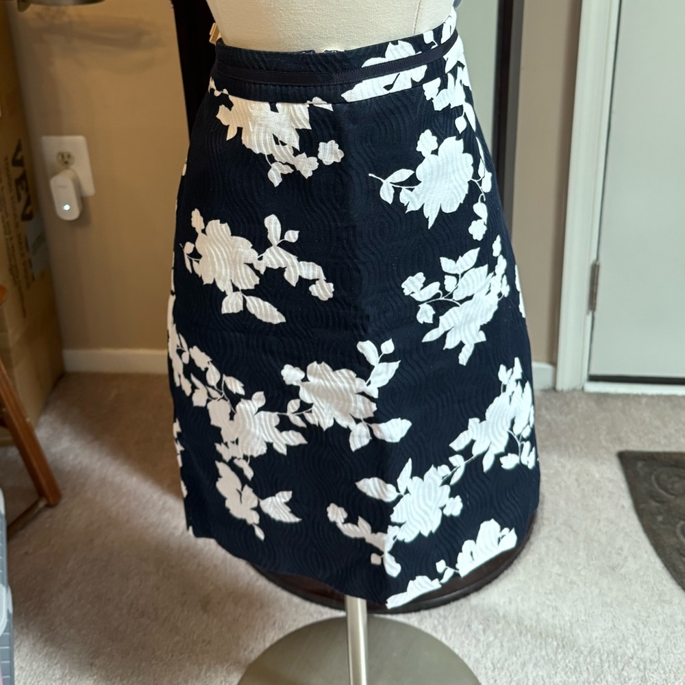 talbots pencil skirt blue white floral print 6P